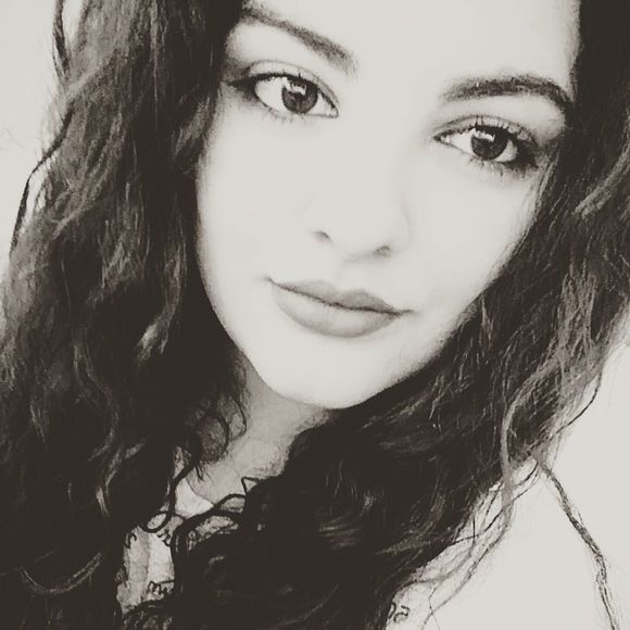 Meet your Posher, Michelle - Picture 1 of 1